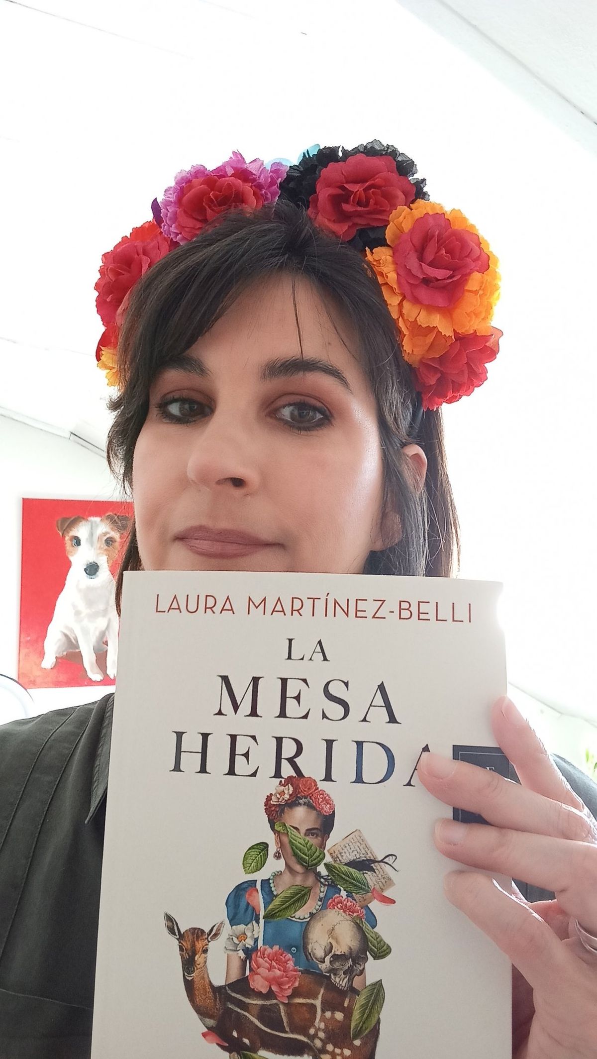Laura Martínez Belli, con La mesa herida. Laura Martínez Belli, con La mesa herida.