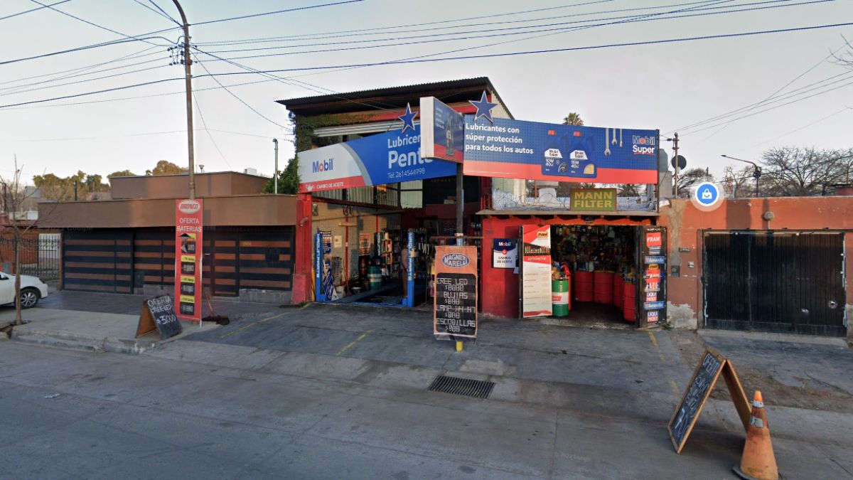 Norberto Salzmann, de 51 años, era dueño del lubricentro Penta, de calle Mitre casi Mathus Hoyos, de Guaymallén, el cual estaba conectado con su casa.
