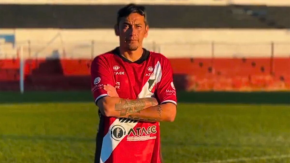 Rubens Sambueza fue presentado en el Deportivo Maipú.