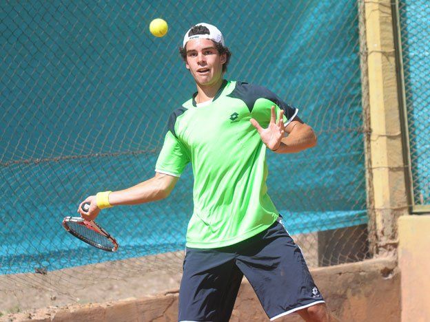 Panchito Bahamonde avanza a paso firme en Wimbledon