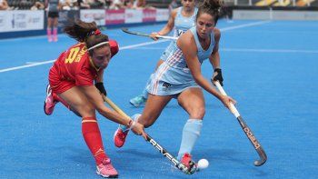 Las Leonas empezaron su gira europea con una victoria frente a España