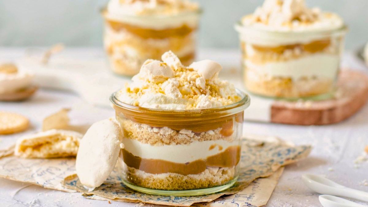 Cómo se prepara el polvito uruguayo: la receta del postre típico con dulce de leche, vainillas y merengue