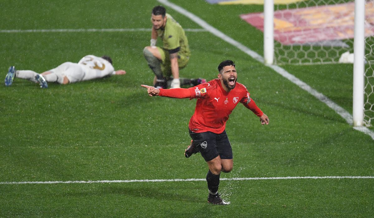 Independiente ganó el clásico y es el único puntero