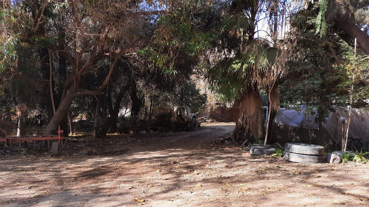 Los falsos policías les dijeron que debían hacer un allanamiento, pero les robaron dinero y un arsenal.