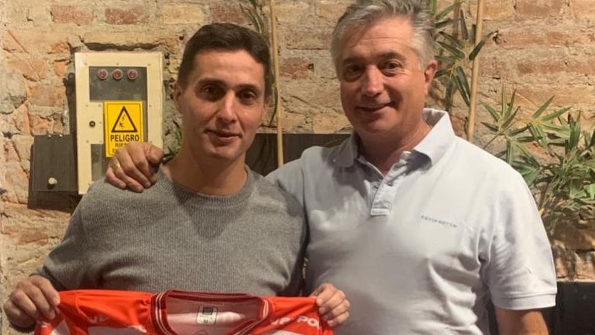 Hernán Vázquez junto al mánager Daniel Arias. Hernán Vázquez junto al mánager Daniel Arias.