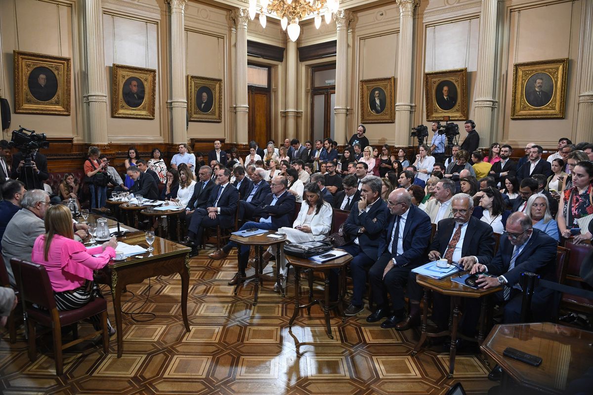 El debate en comisiones por la Boleta Única de Papel continuará la semana que viene. El debate en comisiones por la Boleta Única de Papel continuará la semana que viene.