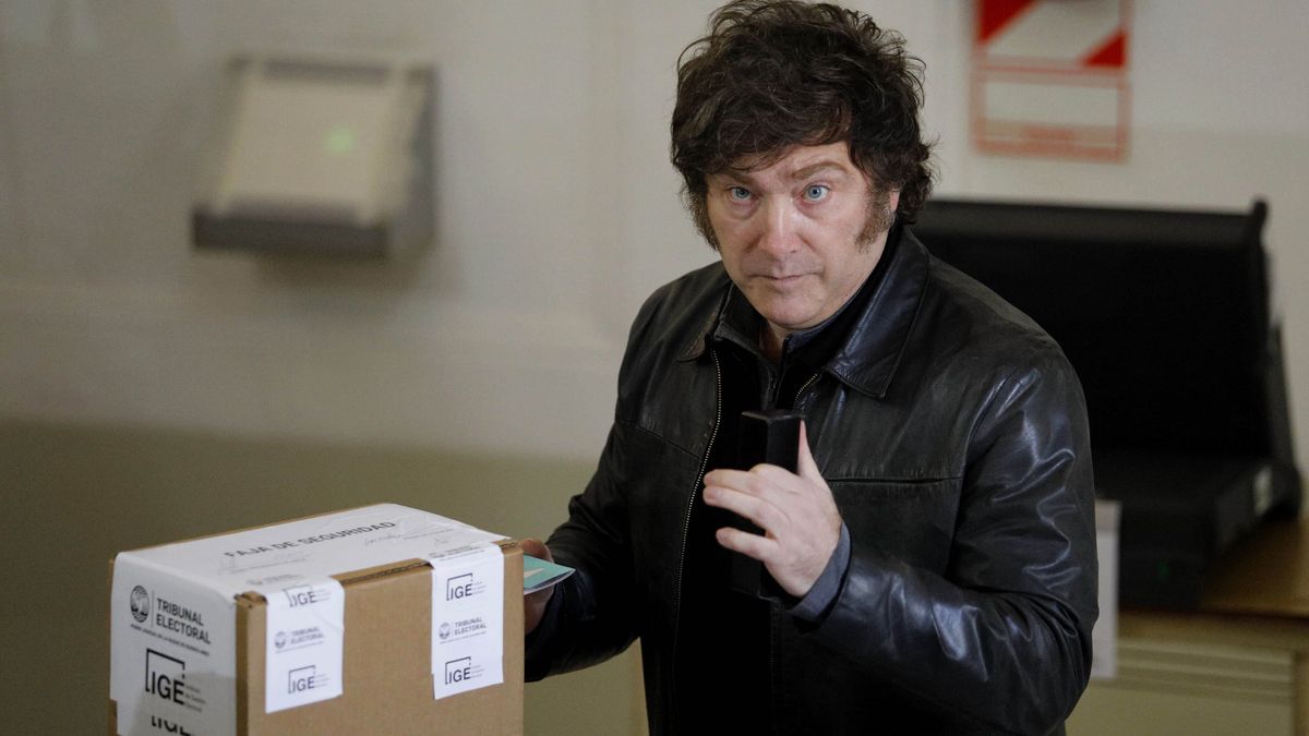 Javier Milei trató de llorón al ex presidente Mauricio Macri en medio de la elección legislativa en la Ciudad de Buenos Aires. Javier Milei trató de llorón al ex presidente Mauricio Macri en medio de la elección legislativa en la Ciudad de Buenos Aires.