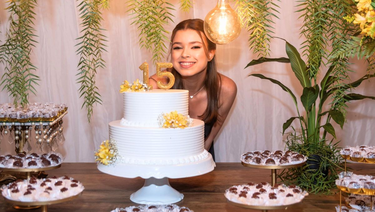 ¿Cómo es posible que una persona tenga 13 años en su último cumpleaños y 15 en el próximo? ¿Cómo es posible que una persona tenga 13 años en su último cumpleaños y 15 en el próximo? 