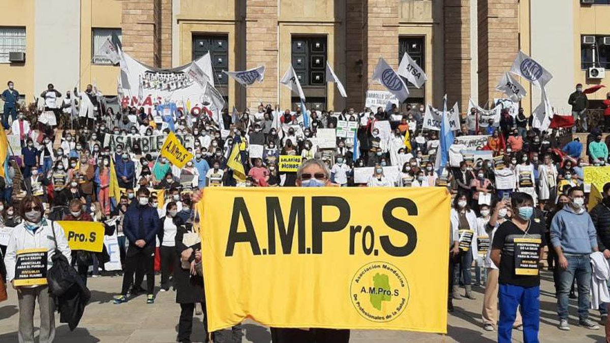 El viernes, Ampros hará una asamblea frente a Casa de Gobierno.