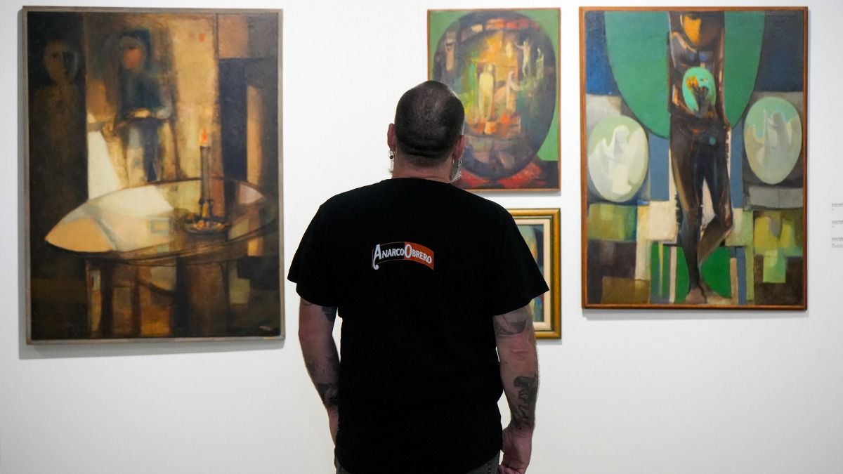 Las figuras geométricas de Antonio Sarelli nos hablan de nostalgia y romanticismo. Las figuras geométricas de Antonio Sarelli nos hablan de nostalgia y romanticismo.