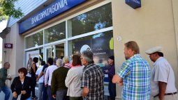 Coronavirus: los bancos aconsejaron a los clientes no asistir a las sucursales