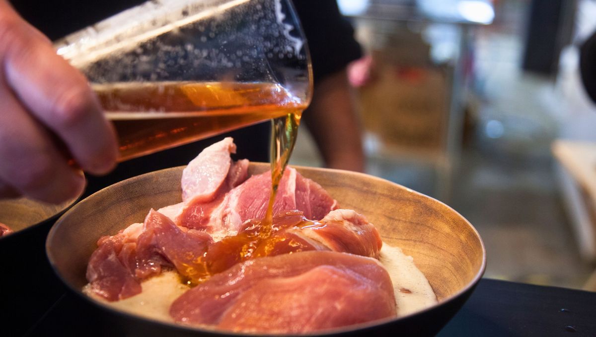 Siempre hay que utilizar vinagre en pequeñas cantidades para no opacar el sabor de los alimentos. Siempre hay que utilizar vinagre en pequeñas cantidades para no opacar el sabor de los alimentos. 