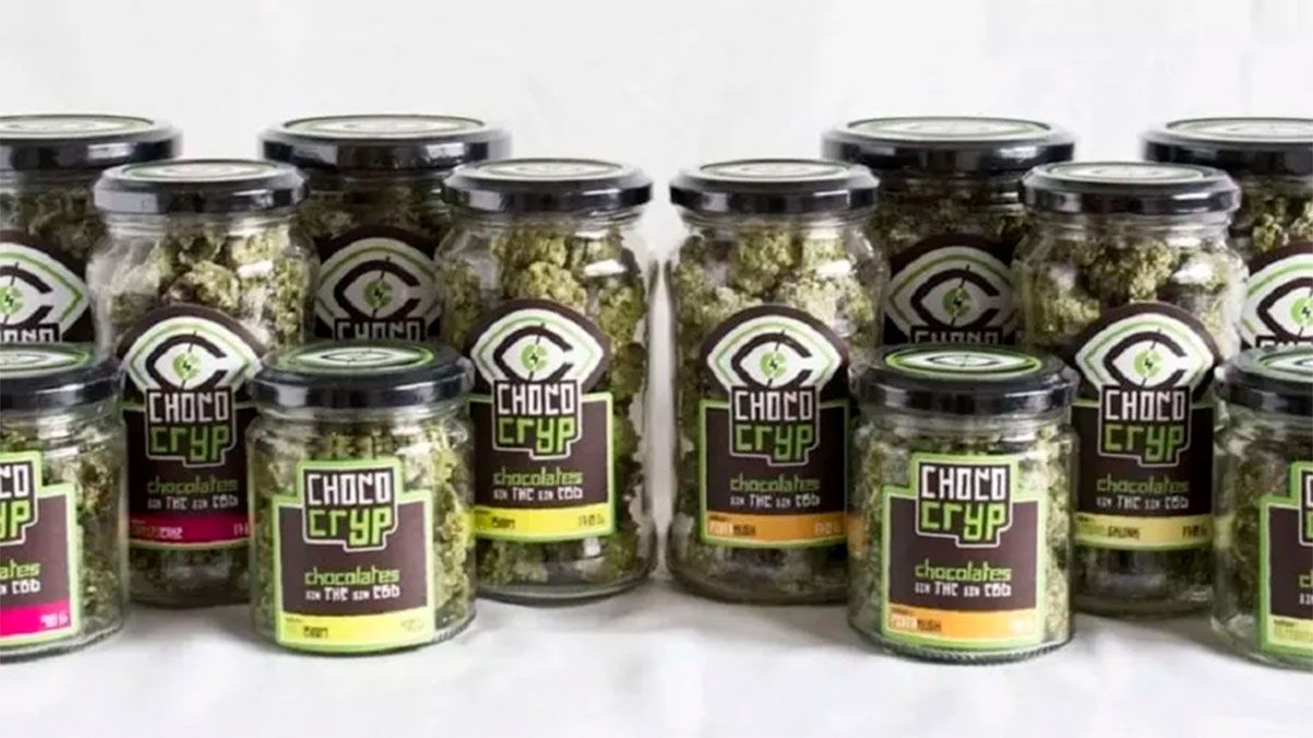 Anmat prohibió la venta de una marca de chocolates en forma de cogollos de marihuana.