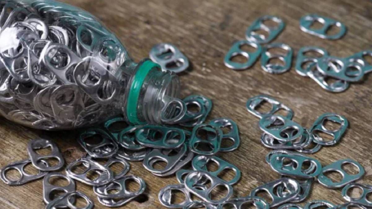 Reutiliza las chapitas de las bebidas en latas y crea una de las manualidades DIY más lindas para decorar el hogar. Reutiliza las chapitas de las bebidas en latas y crea una de las manualidades DIY más lindas para decorar el hogar.