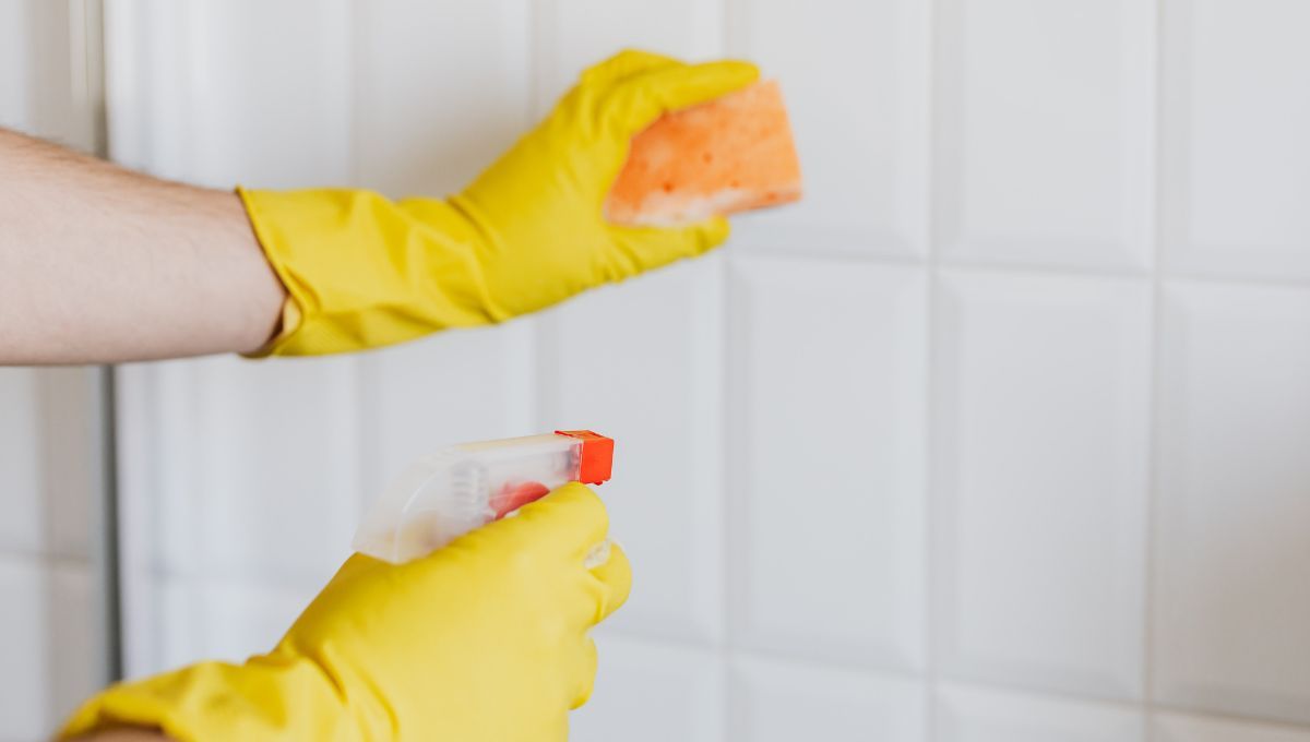 Cómo hacer una mezcla casera que sirva para limpiar las uniones o juntas de los cerámicos o azulejos