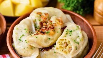 Cómo hacer Varenikes: las pastas rellenas de papa y cebolla, parecidas a las empanadas y en 25 minutos Cómo hacer Varenikes: las pastas rellenas de papa y cebolla, parecidas a las empanadas y en 25 minutos