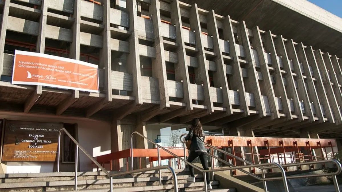 La Facultad de Ciencias Políticas y Sociales de la UNCuyo ha sido el epicentro una reñida disputa electoral.