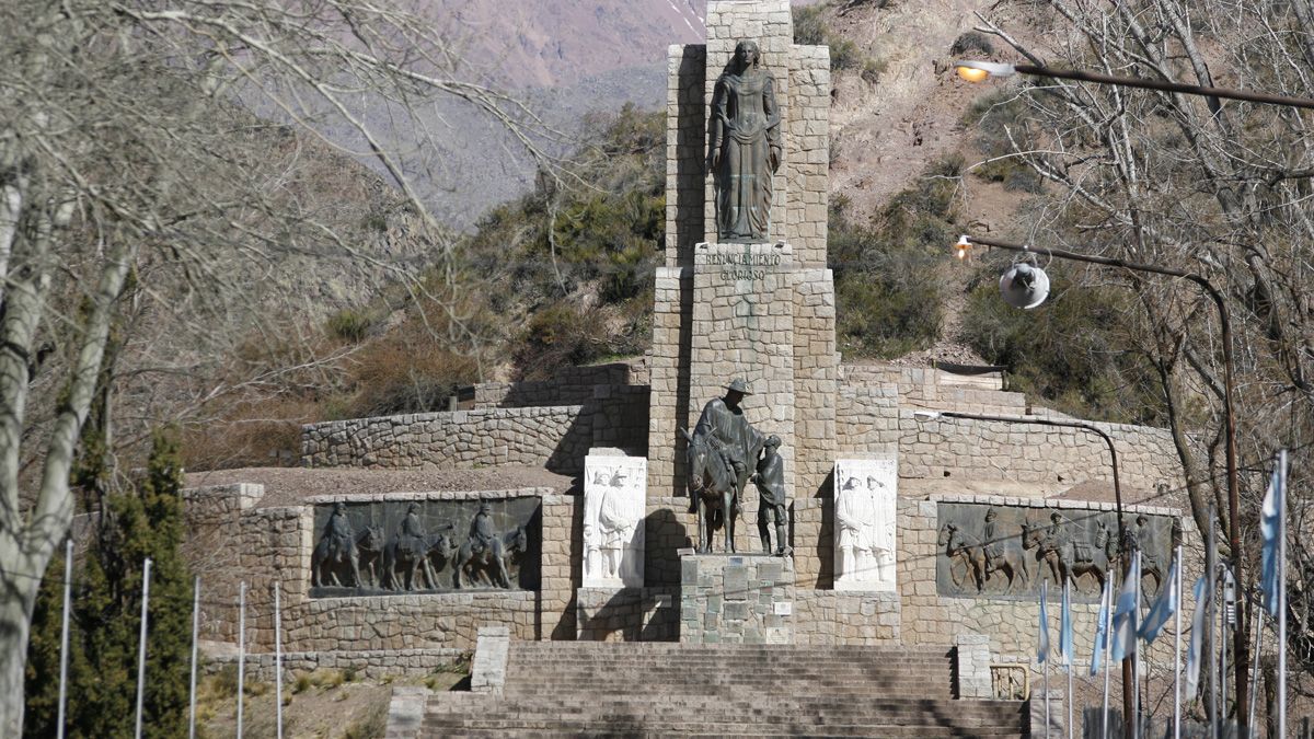 Monumento Manzano Hhistórico, en Tunuyán. Foto: Fernando Martínez/Diario UNO