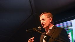 El gobernador Rodolfo Suarez durante su discurso en el hotel de Potrerillos en los festejos del Día de la Construcción.