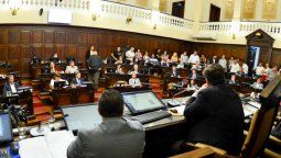 Desarraigo: descansa en el Senado un proyecto para que legisladores devuelvan lo cobrado