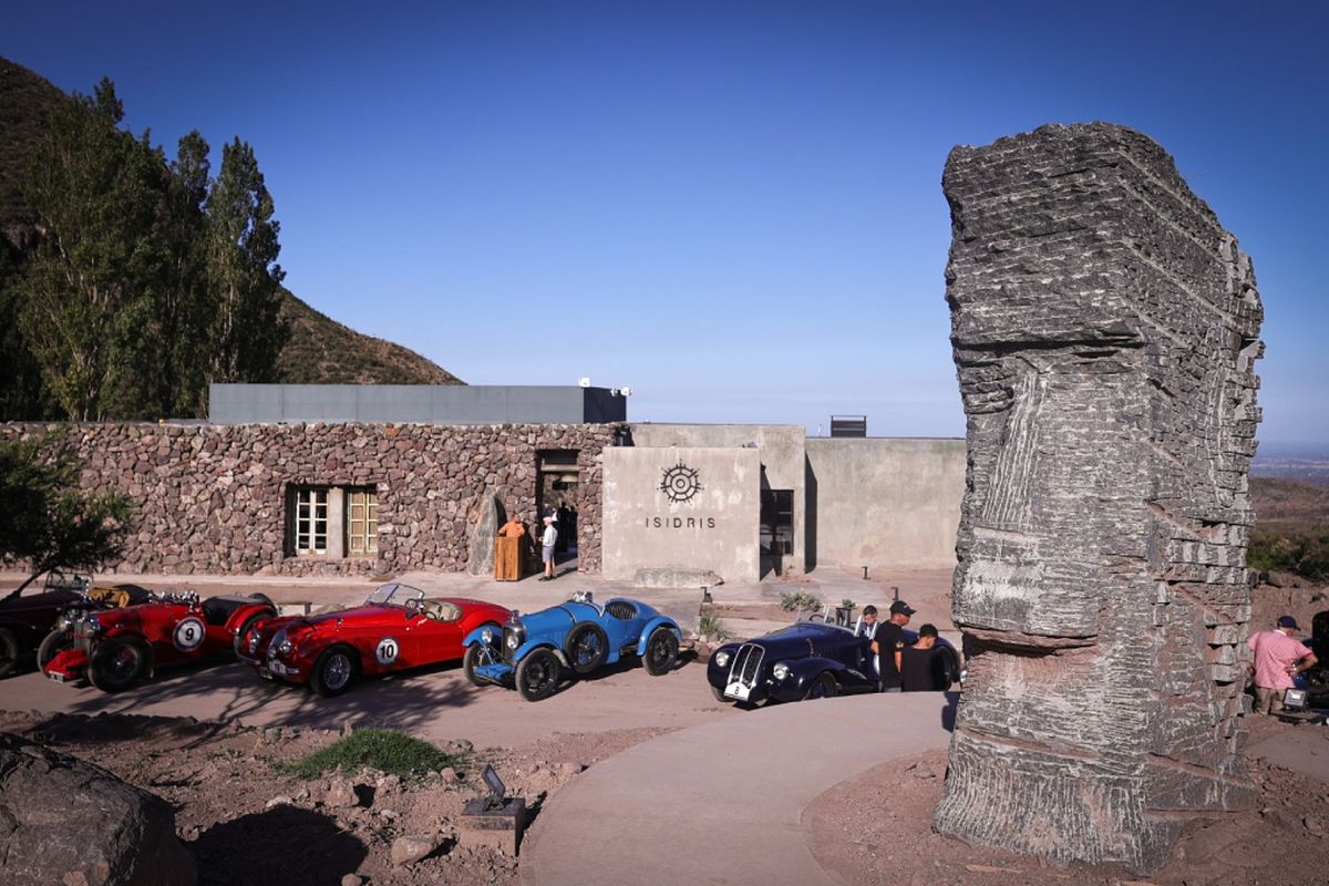 La bienvenida a los 80 competidores de la 21° edición del Rally de las Bodegas se dio en el Puesto del Indio y en Dalvian.