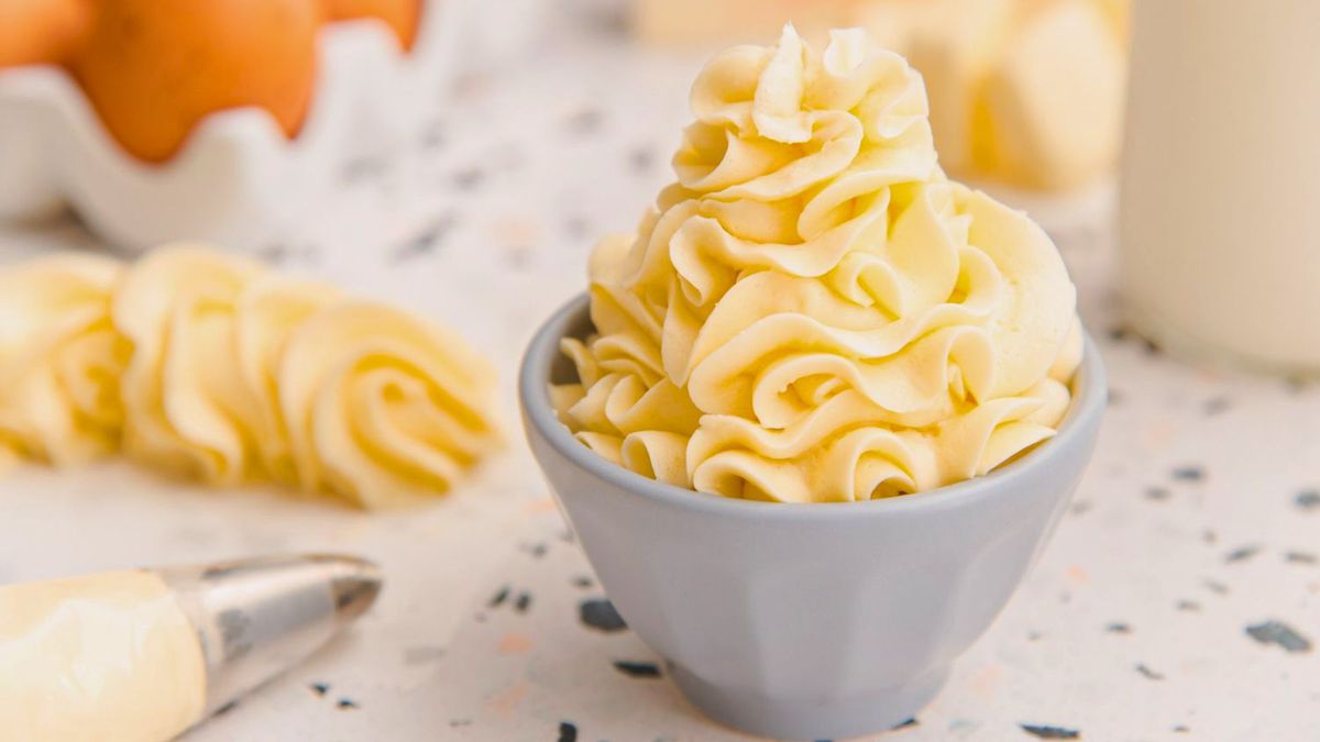 La buttercream es una crema de mantequilla muy utilizada en la repostería. Foto: gentileza simplyrecipes.