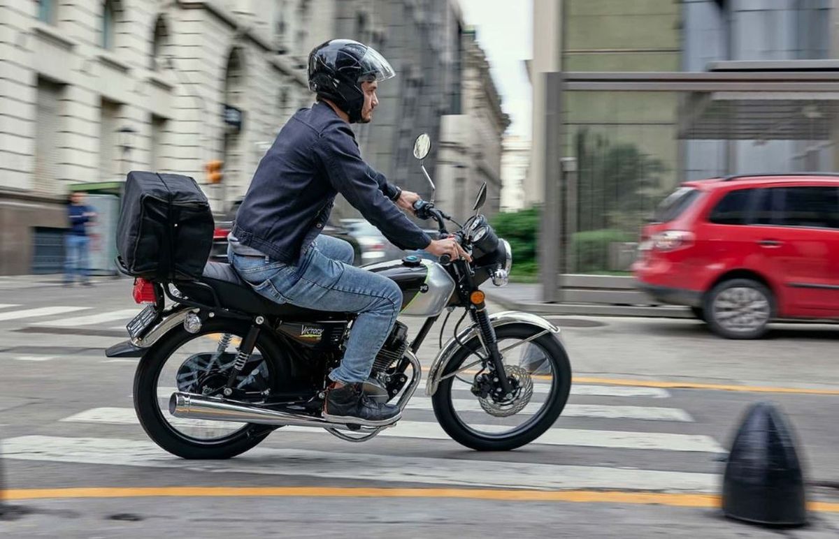 El proyecto de Ley Impositiva prevé que el 93% de las motos radicadas en la provincia puedan pagar una sola vez el Impuesto Automotor y queden liberadas de seguir pagándolo.   