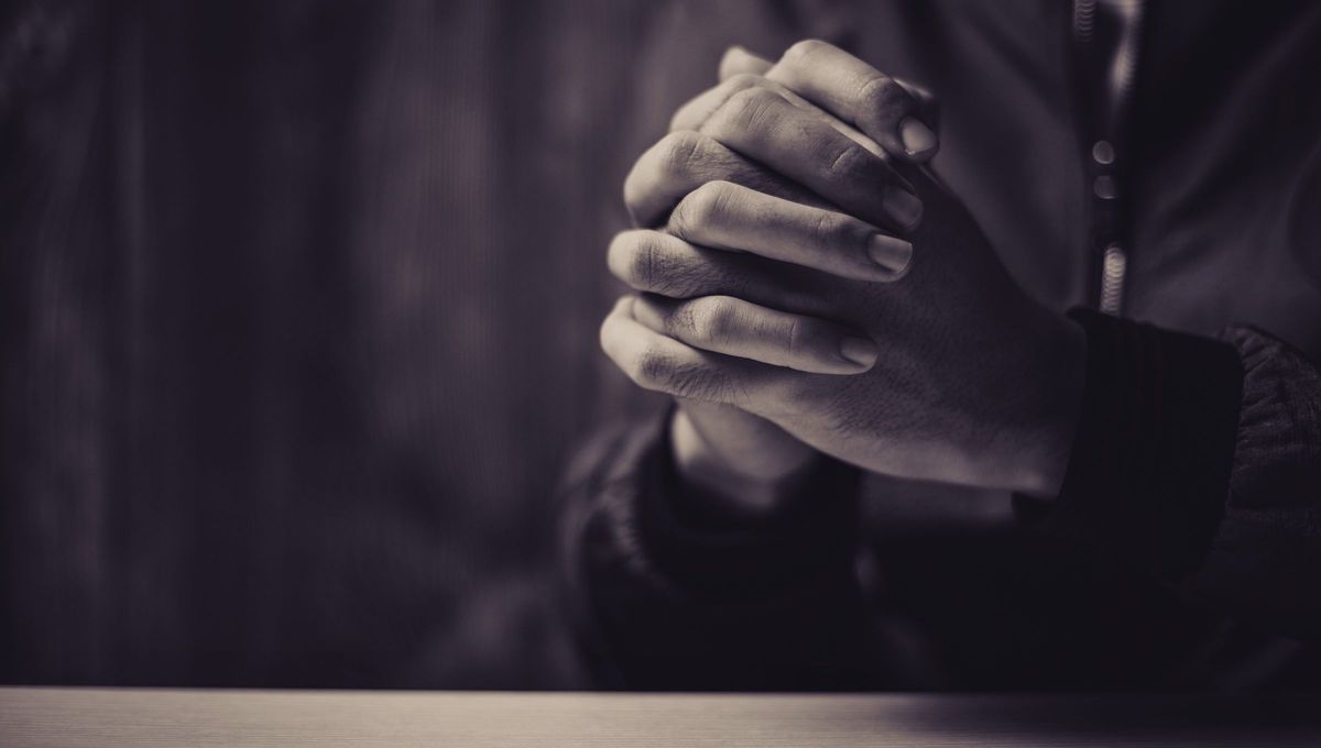 Neurociencia: si eres una persona que reza, busca a Dios y medita, tu cerebro activa una región emocional