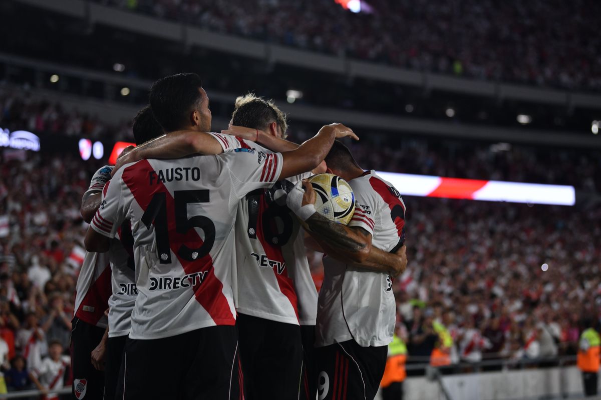 River recibe a Tigre en el duelo de los escoltas de Independiente Rivadavia: hora, TV y formaciones