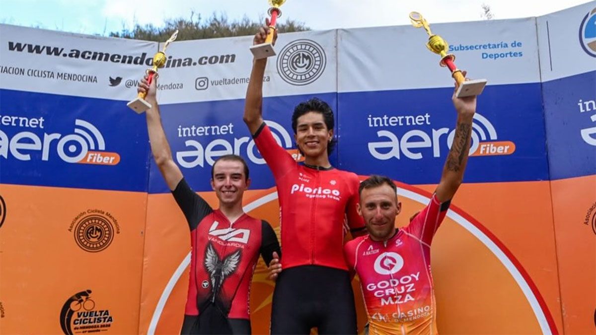 José Aramayo ganó la quinta etapa de la Vuelta de Mendoza, seguido por Franco Vecchi y Leonardo Cobarrubia.