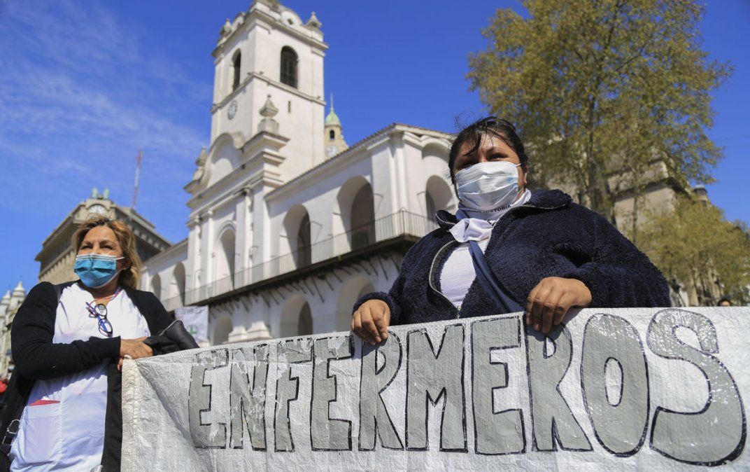 Coronavirus en Argentina. Bajaron los contagios pero hubo más muertes.