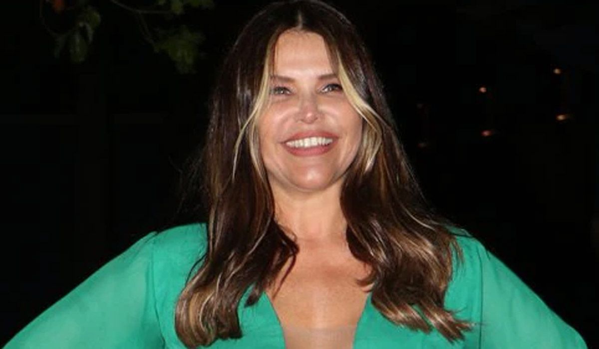 ¡Tremenda! Nazarena Vélez se destapó con un osado escote en la boda de Barbie Vélez