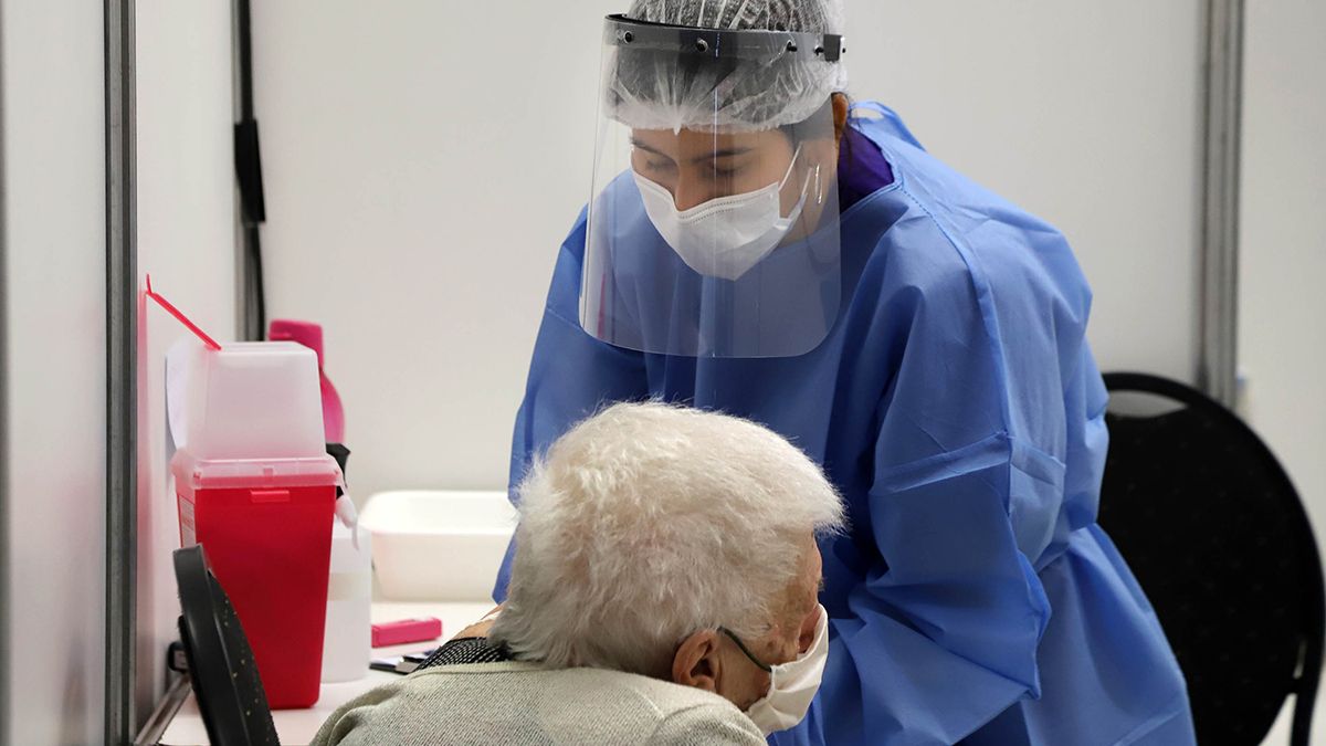 5.5 millones de vacunas contra el coronavirus fueron aplicadas, aunque menos de 750 mil personas completaron el esquema de inmunización con las dos dosis.