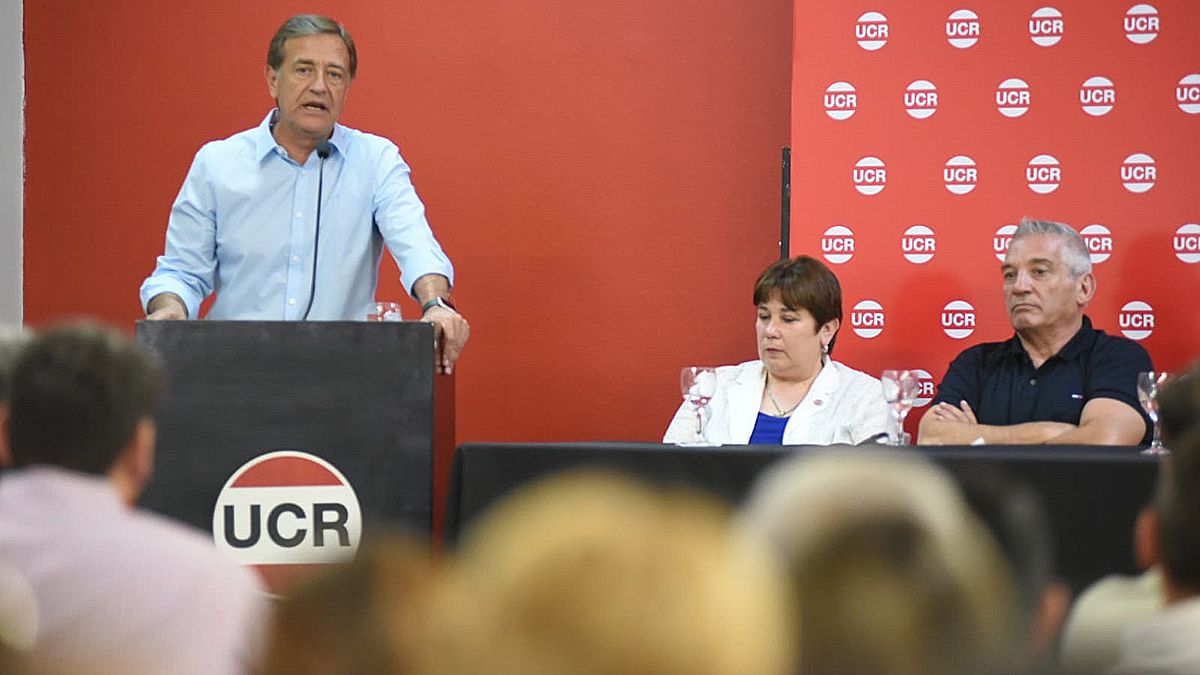 Rodolfo Suarez subrayó que el nivel de incertidumbre en la Argentina