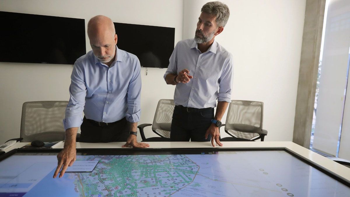 Intercambio de experiencias entre Horacio Rodriguez Larreta y Ulpiano Suarez.