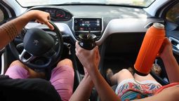 Las 2 únicas provincias argentinas que prohíben tomar mate al manejar Las 2 únicas provincias argentinas que prohíben tomar mate al manejar