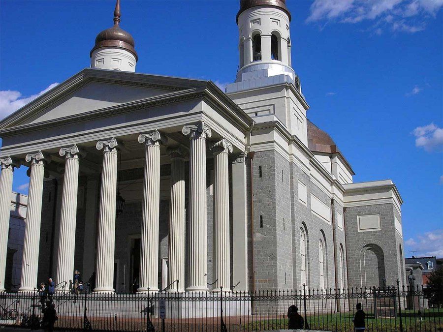 La Iglesia Católica solicitó ayuda federal en Estados Unidos a pesar de que contaban con fondos en efectivo e inversiones y ayuda de sus contribuyentes. En la imagen la Basílica de Baltimore.&nbsp;