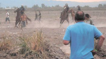 Apuñalaron a un fan en pleno recital del Indio Solari en Mendoza en un intento de robo