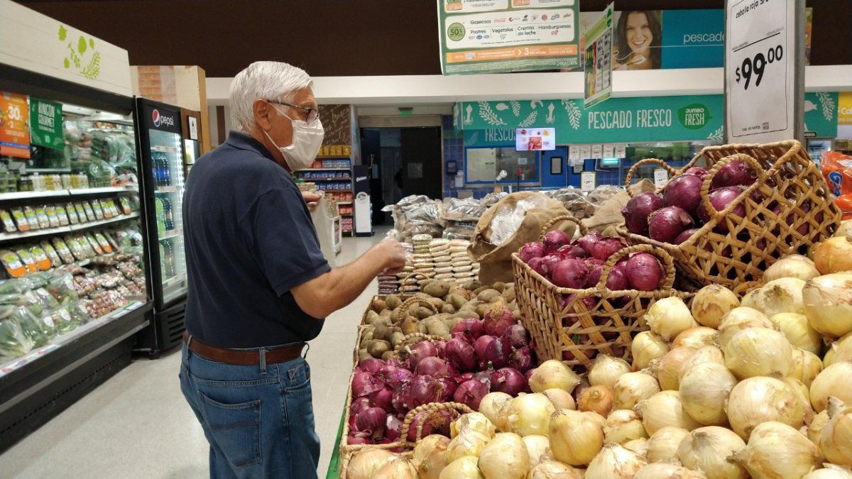 Muchas personas eligen aprovisionarse. Pero hay comerciantes que también prefieren guardar su stock aunque sea por uno o dos días.