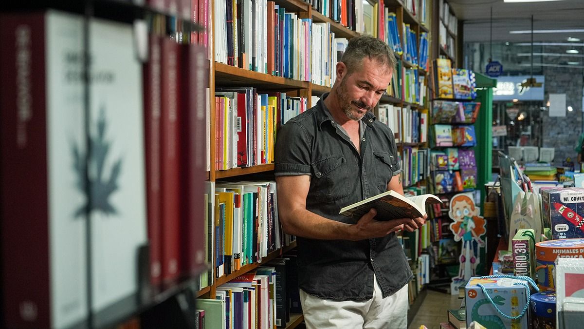 Galileo, con su hermana Romina, custodian el legado literario de "la madre de los Confines", Liliana Bodoc. Galileo, con su hermana Romina, custodian el legado literario de "la madre de los Confines", Liliana Bodoc.