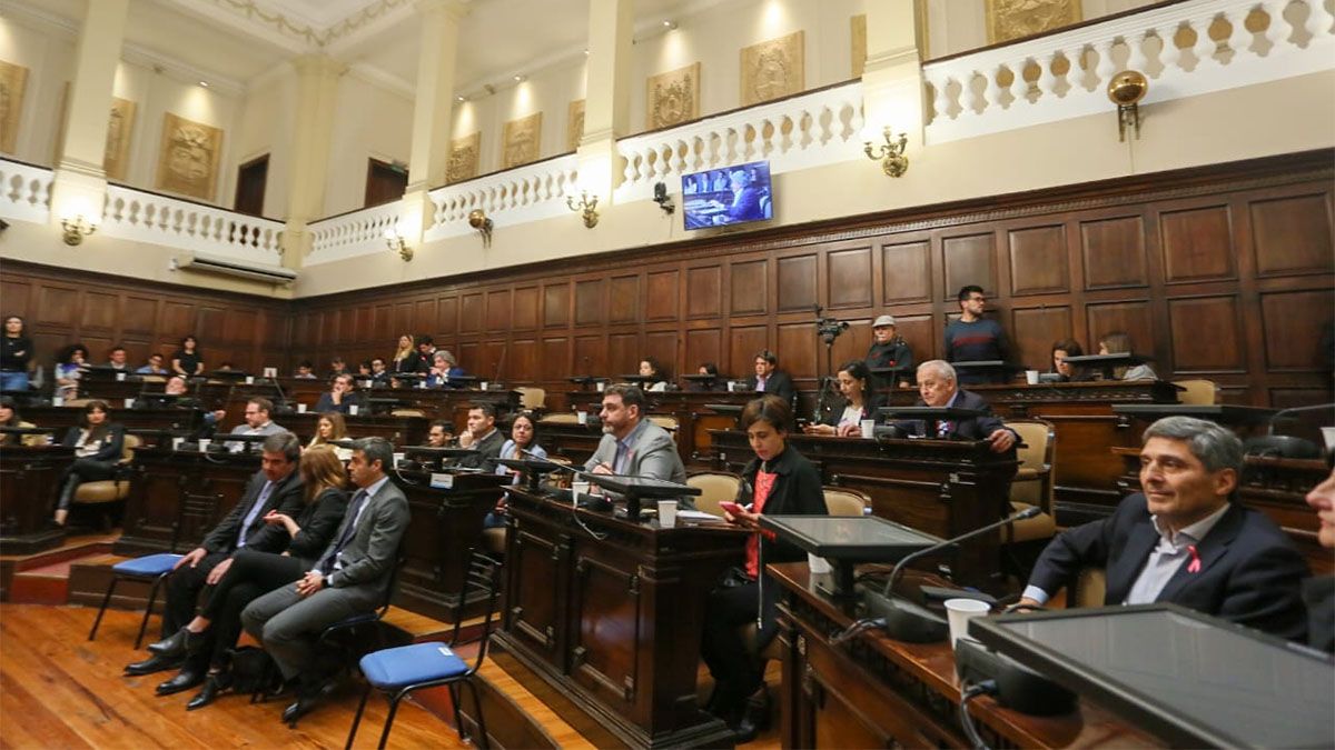 Diputados y senadores escucharon al ministro Víctor Fayad, quien presentó los proyectos de las leyes de presupuesto e impositiva 2024. Diputados y senadores escucharon al ministro Víctor Fayad, quien presentó los proyectos de las leyes de presupuesto e impositiva 2024.