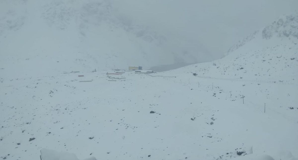 La nevada cubrió todo de blanco el complejo argentino Roque Carranza, en Horcones.