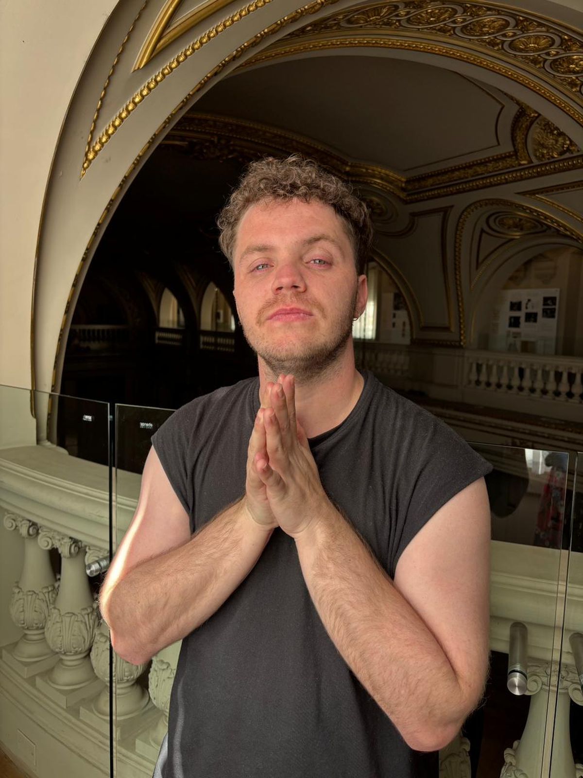 Sebastián Casciani es músico, estudió Cine y se dedica al mundo sonoro de películas y series. Hace 5 meses inventó los Dobla Jam en su Mendoza natal. Sebastián Casciani es músico, estudió Cine y se dedica al mundo sonoro de películas y series. Hace 5 meses inventó los Dobla Jam en su Mendoza natal.