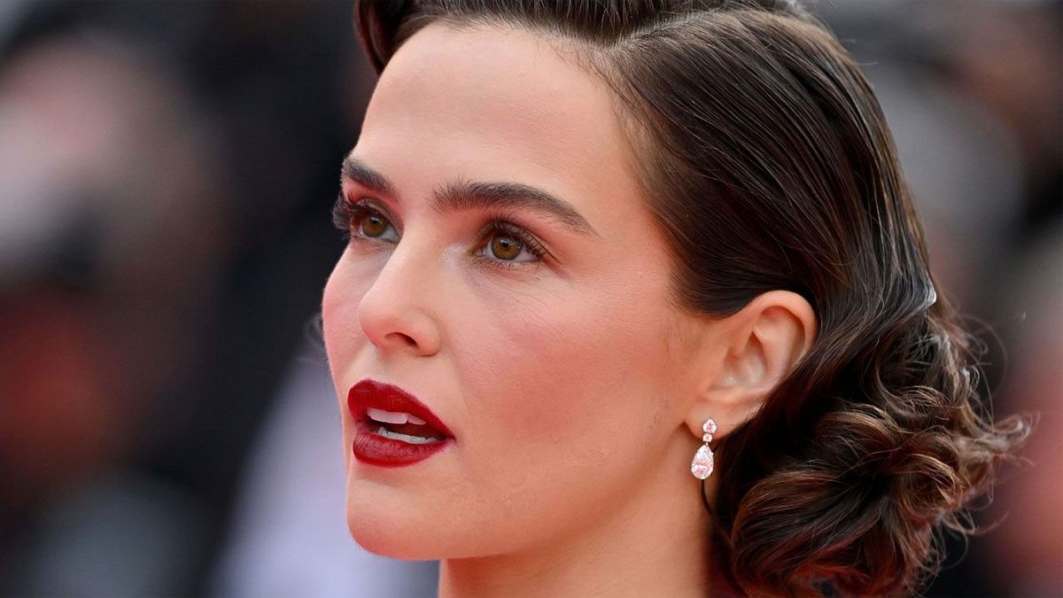 La actriz Zoey Deutch interpreta a Harper Moore en la película de Netflix.