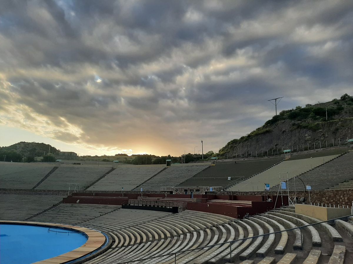 Para el sábado se espera un día caluroso con poca nubosidad y tormentas aisladas hacia la nocheco de domingo.