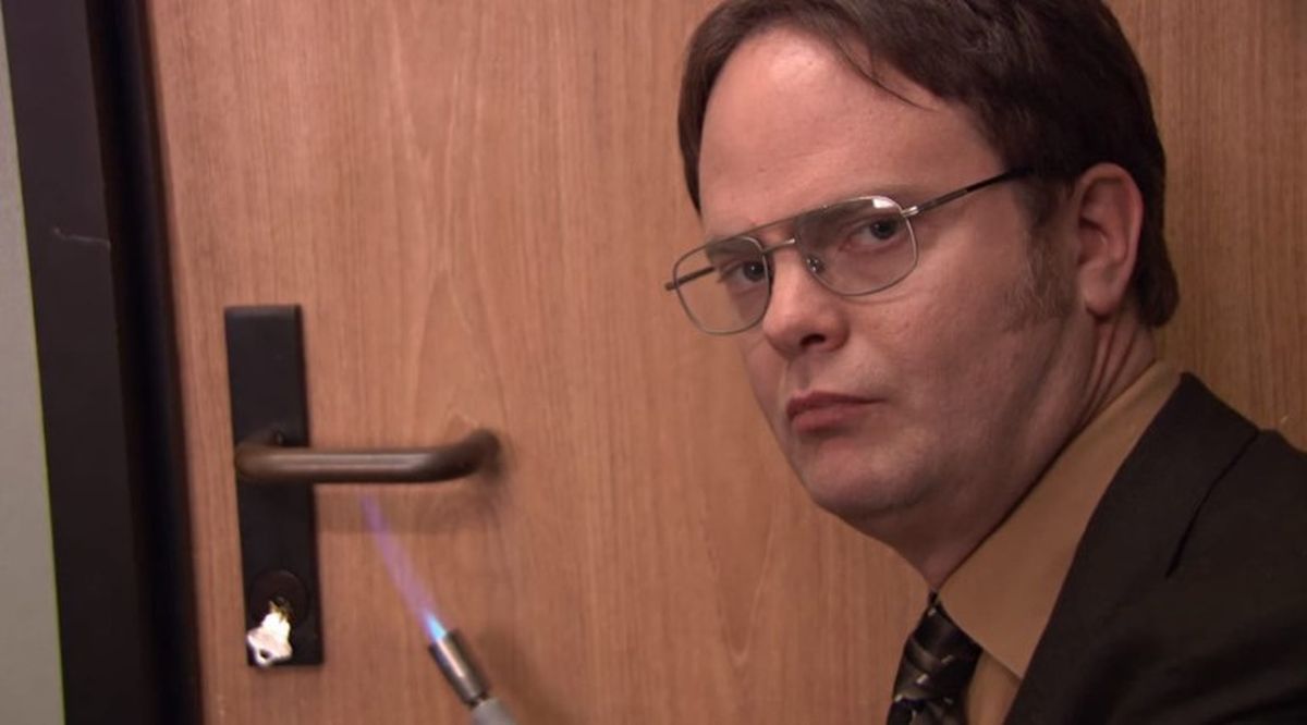 Excéntrico, gracioso, tan malévolo como bondadoso. Excéntrico, gracioso, tan malévolo como bondadoso.