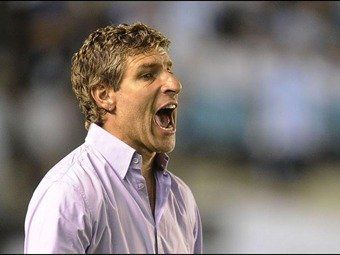 Palermo se calza el buzo de técnico de Arsenal