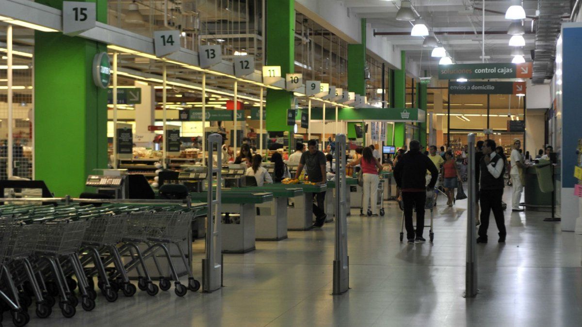 Interior de un Jumbo, otra de las cadenas de supermercados creadas por el fallecido Paulmann que se ganaron su lugar en Mendoza