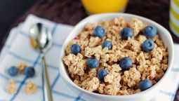 La avena es uno de los alimentos más completos para mejorar la salud y sostener una dieta equilibrada.
