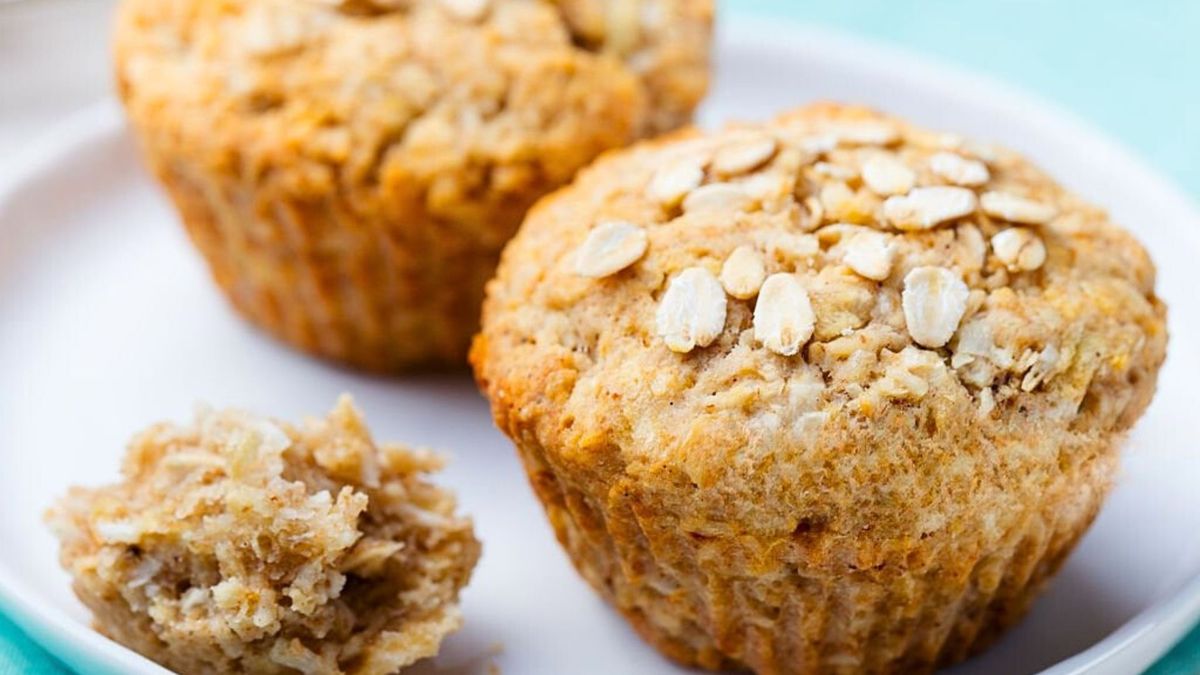 Los muffins de avena y manzana con crumble llevan pocos ingredientes y son riquísimos. Los muffins de avena y manzana con crumble llevan pocos ingredientes y son riquísimos.